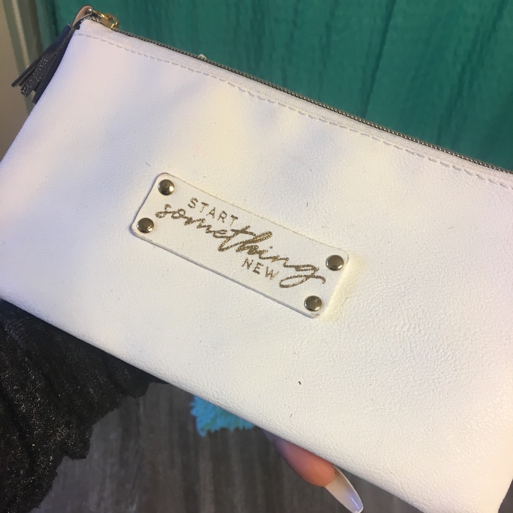 Clutch wristlet bag
